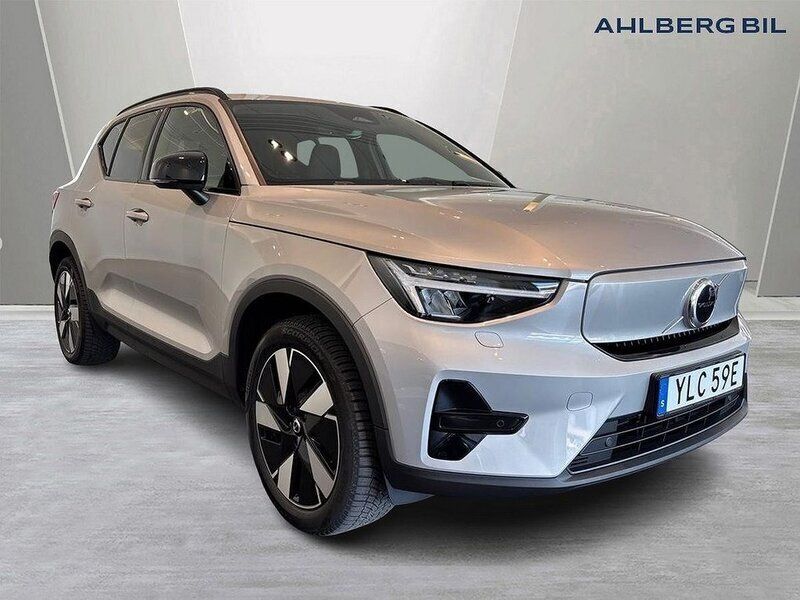 Silver Begagnad 2023 Volvo XC40 Core SUV | 469 500 kr - Bild 1/3