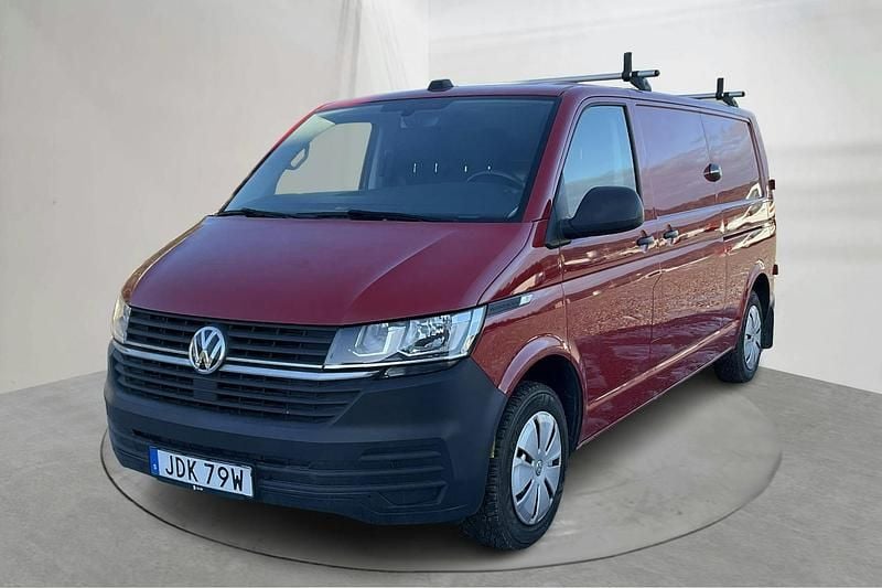 Röd Begagnad 2023 VW T6.1 Van | 399 000 kr (Superpris) - Bild 1/4