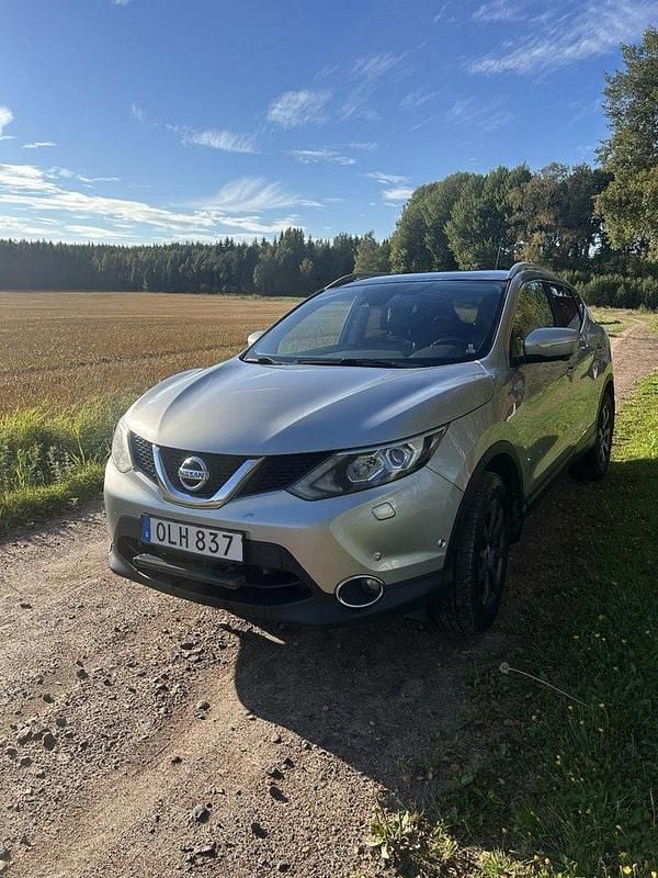Silver Begagnad 2014 Nissan Qashqai SUV | 70 000 kr (Bra pris) - Bild 1/4