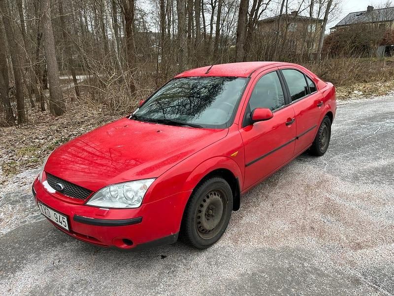 Begagnad Ford Mondeo 125 HK (91 kW) 2003 Halvkombi