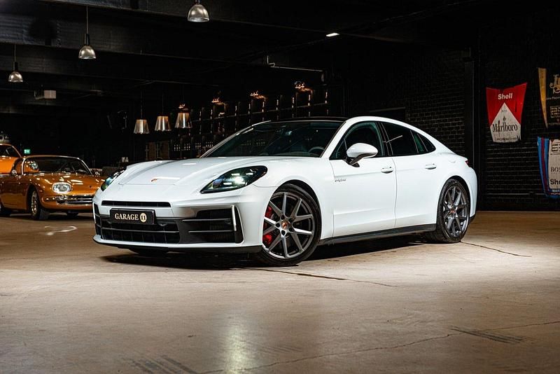 Begagnad 2025 Porsche Panamera 4S Sedan | 1 689 500 kr - Bild 1/4