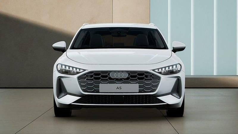 Glaciärvit metallic Ny 2025 Audi A5 Proline Kombi | 564 000 kr - Bild 1/4