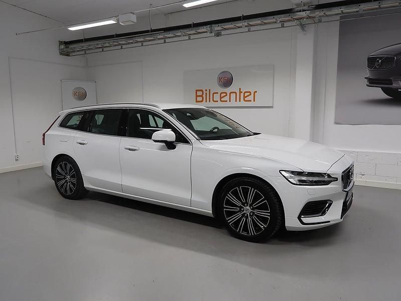Begagnad Volvo V60 Inscription 253 HK (186 kW) 2020 Vit Kombi