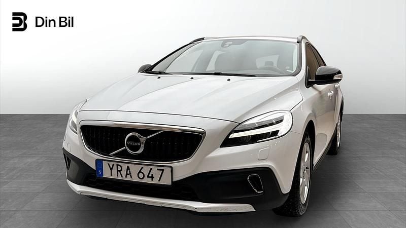 Vit Begagnad 2018 Volvo V40 CC Kombi | 169 000 kr (Bra pris) - Bild 1/4