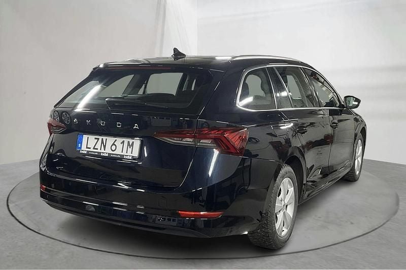 Begagnad Skoda Octavia 150 HK (110 kW) 2021 Svart Kombi
