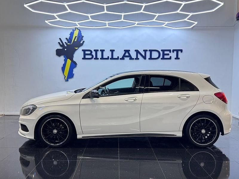 Begagnad Mercedes A180 AMG 122 HK (89 kW) 2015 Vit Halvkombi