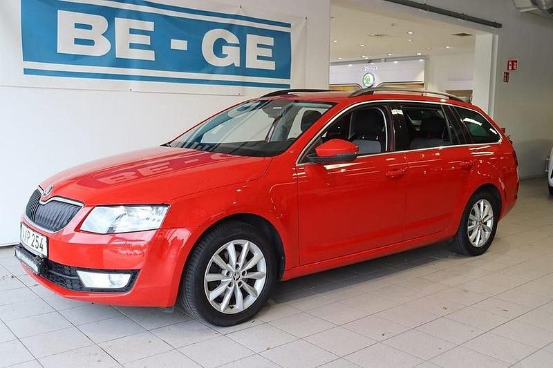 Röd Begagnad 2014 Skoda Octavia Kombi | 84 900 kr (Lite dyr) - Bild 1/4