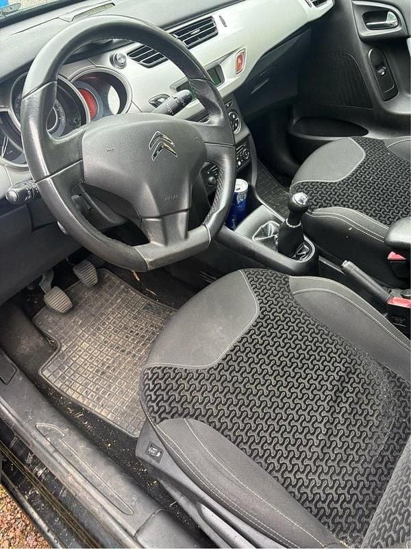 Svart Begagnad 2010 Citroën C3 Halvkombi | 11 000 kr (Superpris) - Bild 1/4