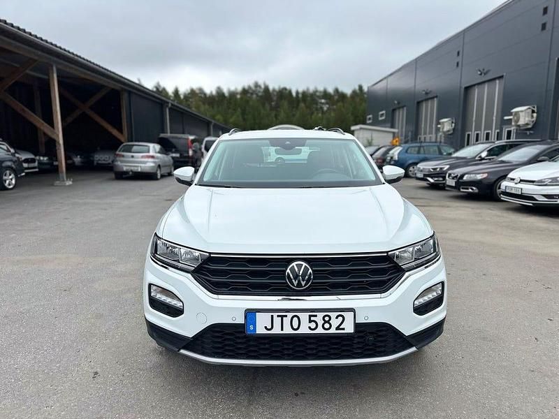 Vit Begagnad 2021 VW T-Roc SUV | 225 000 kr (Bra pris) - Bild 1/4