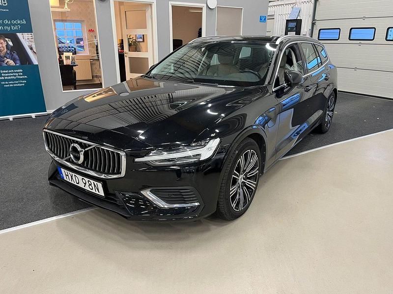 Svart Begagnad 2020 Volvo V60 Inscription Kombi | 269 000 kr (Marknadspris) - Bild 1/4