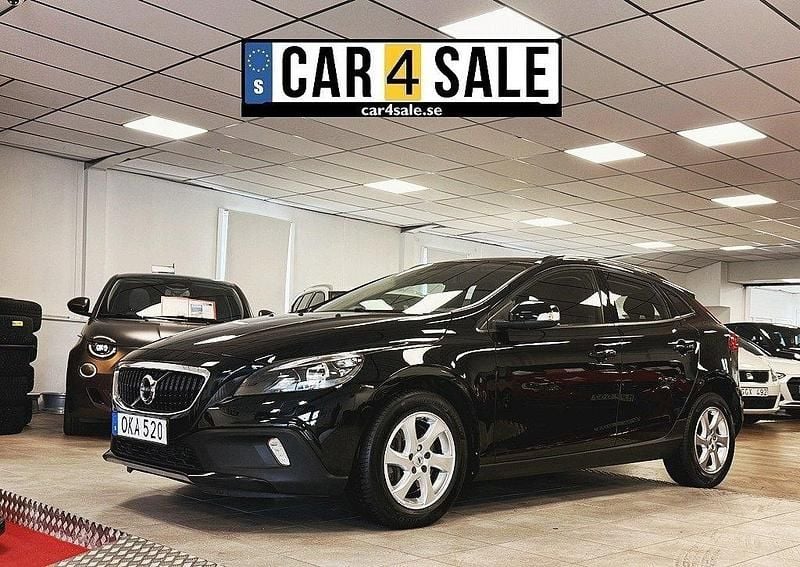 Svart Begagnad 2016 Volvo V40 CC Kinetic Kombi | 169 900 kr (Marknadspris) - Bild 1/4