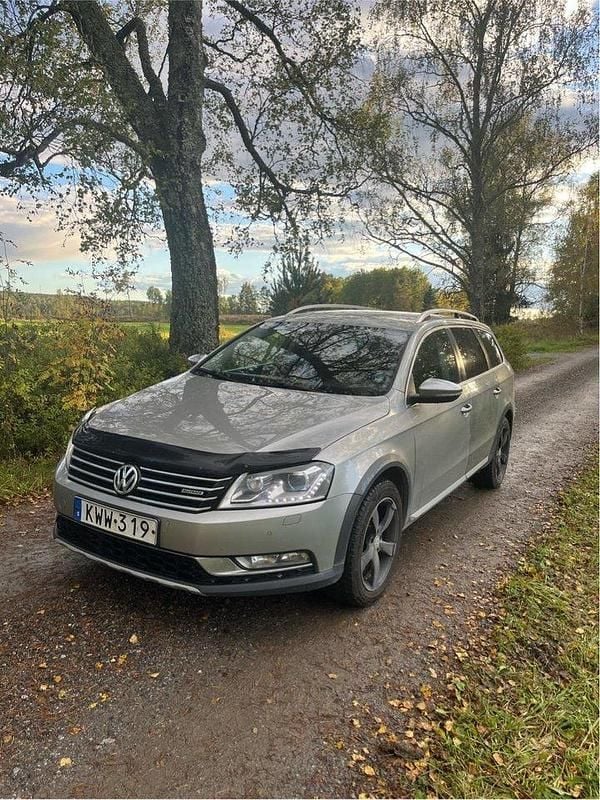 Silver Begagnad 2015 VW Passat Alltrack Kombi | 85 000 kr (Superpris) - Bild 1/3