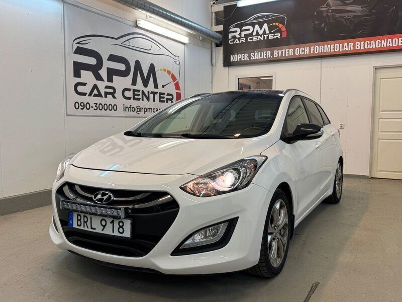 Vit Begagnad 2014 Hyundai i30 Kombi | 69 900 kr (Marknadspris) - Bild 1/4