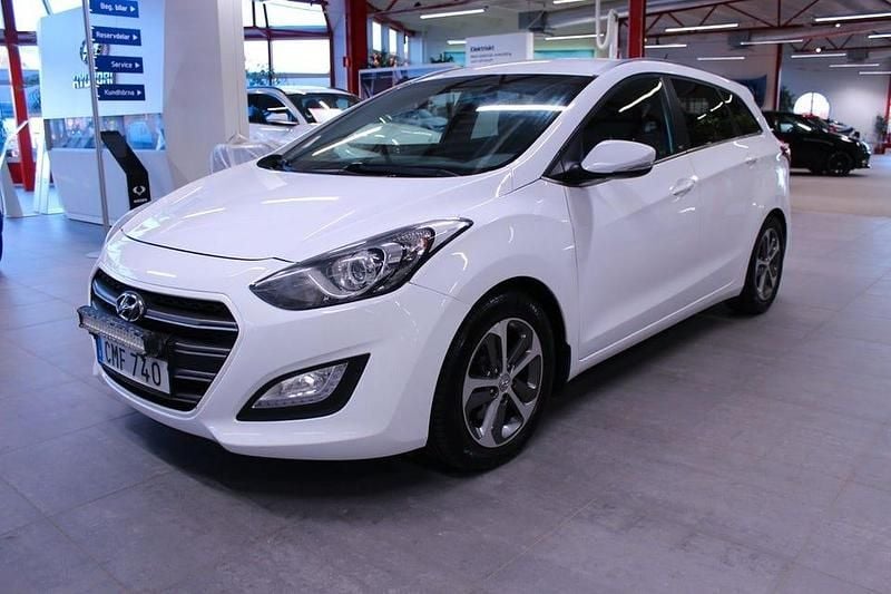 Begagnad Hyundai i30 Premium 136 HK (100 kW) 2016 Vit Kombi
