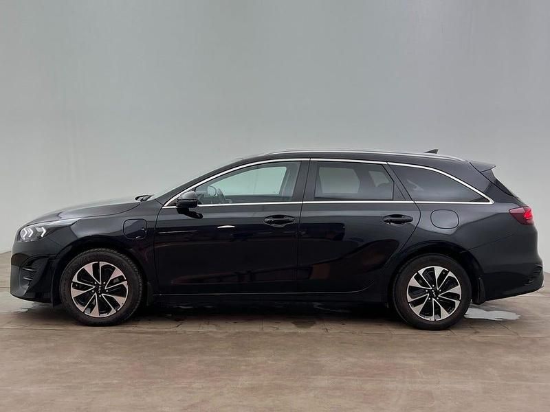 Begagnad Kia Ceed Sportswagon Advance 141 HK (103 kW) 2023 Svart Kombi