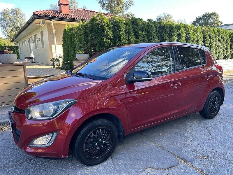 Begagnad 2015 Hyundai i20 Halvkombi | 49 000 kr (Superpris) - Bild 1/4
