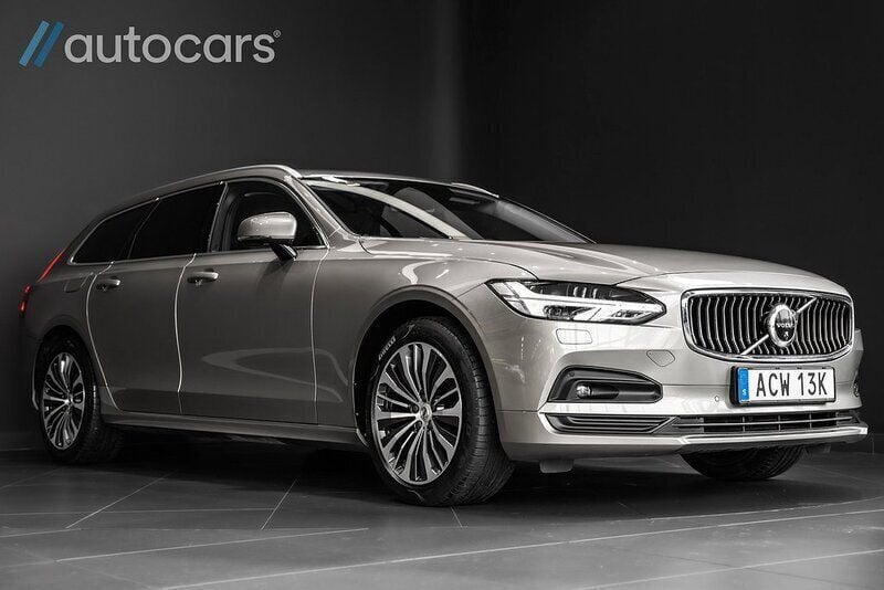 Grå Begagnad 2021 Volvo V90 Kombi | 378 750 kr (Lite dyr) - Bild 1/4
