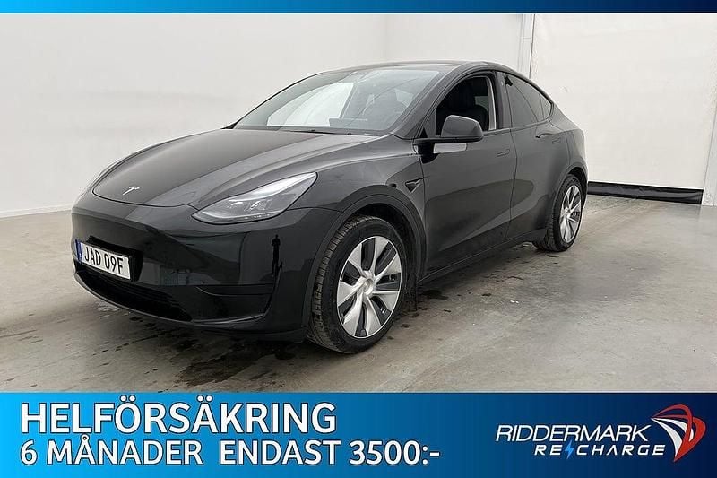 Svart Begagnad 2022 Tesla Model Y Standard Range SUV | 339 800 kr (Marknadspris) - Bild 1/3
