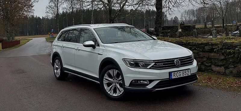 Vit Begagnad 2015 VW Passat Alltrack Kombi | 124 500 kr (Dyr) - Bild 1/4