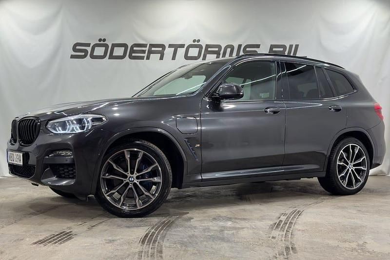 Sophistogrå brillanteffekt metallic Begagnad 2021 BMW X3 M Sport SUV | 349 900 kr - Bild 1/4