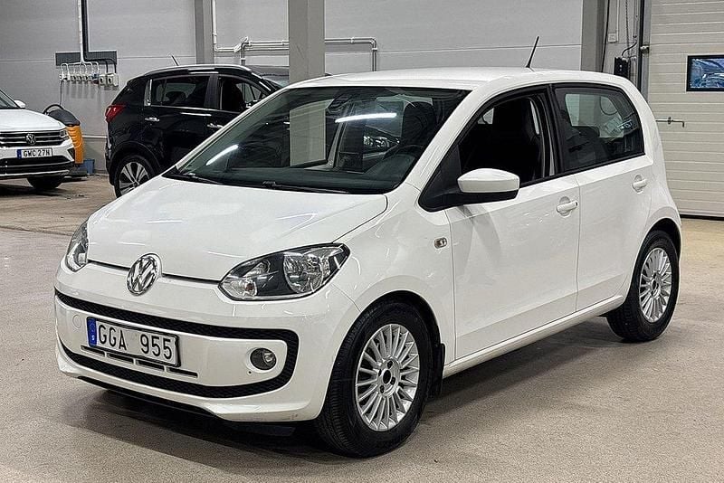 Vit Begagnad 2013 VW up! high up! Halvkombi | 64 900 kr (Marknadspris) - Bild 1/4