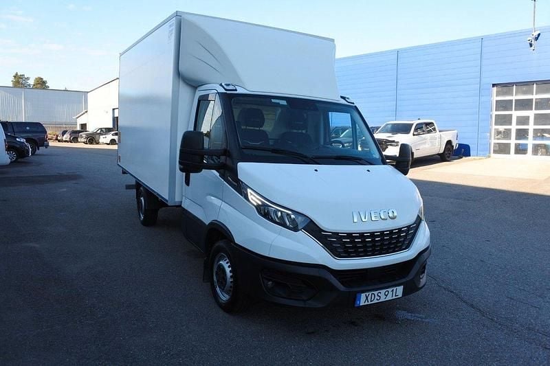 Vit Begagnad 2021 Iveco Daily Van | 349 899 kr (Bra pris) - Bild 1/4