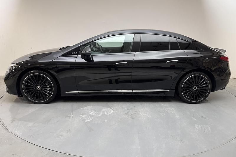 Begagnad Mercedes EQE300 AMG line 180 kW (245 HK) 2023 Svart Sedan