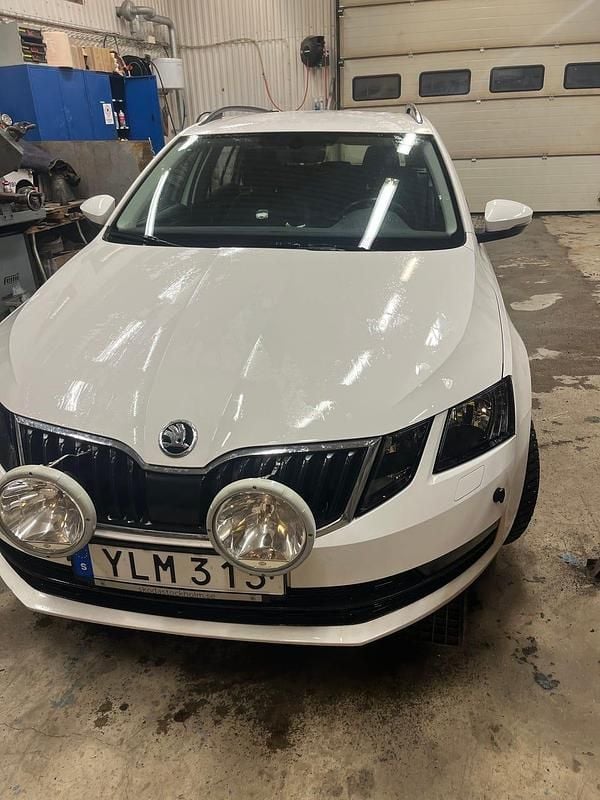 Begagnad 2018 Skoda Octavia Kombi | 129 000 kr (Bra pris) - Bild 1/1