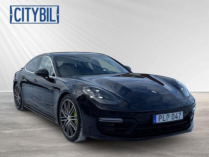 Begagnad Porsche Panamera 4 462 HK (339 kW) 2018 Jet black metallic Sedan