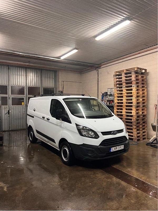 Vit Begagnad 2015 Ford Transit Custom | 78 000 kr (Superpris) - Bild 1/4