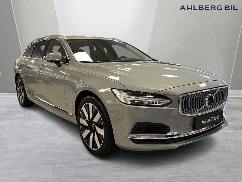 Begagnad Volvo V90 2026 Grå Kombi