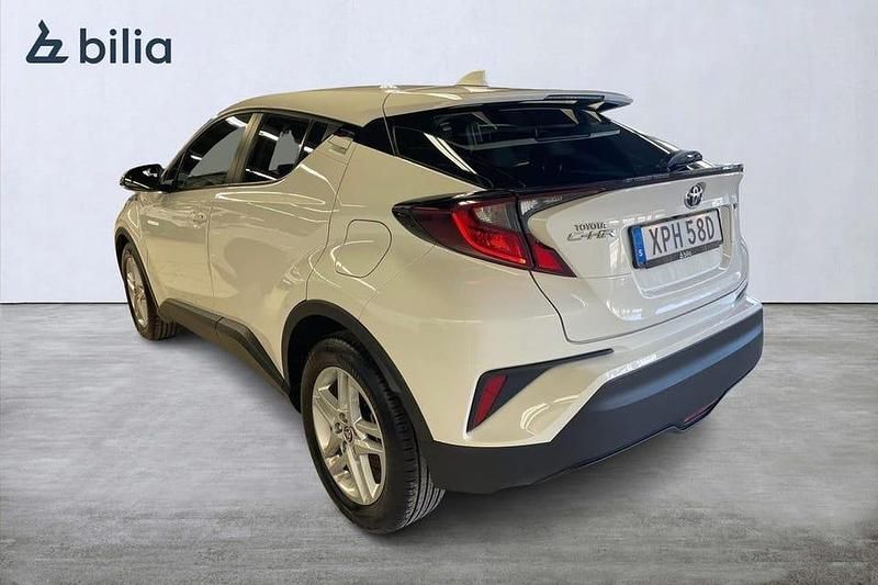 Begagnad Toyota C-HR Active 124 HK (91 kW) 2022 Vit SUV