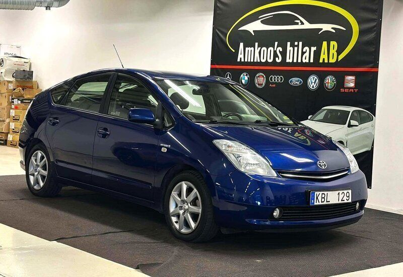 Blå Begagnad 2010 Toyota Prius Halvkombi | 109 900 kr (Lite dyr) - Bild 1/4