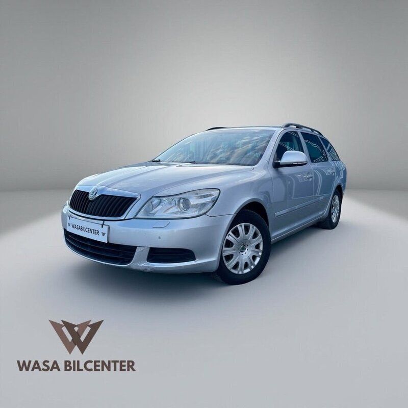 Silver Begagnad 2009 Skoda Octavia Ambiente Kombi | 44 900 kr (Dyr) - Bild 1/4