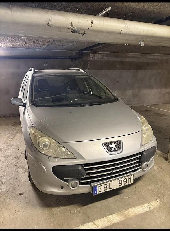 Grå Begagnad 2007 Peugeot 307 Kombi | 30 000 kr (Marknadspris) - Bild 1/4