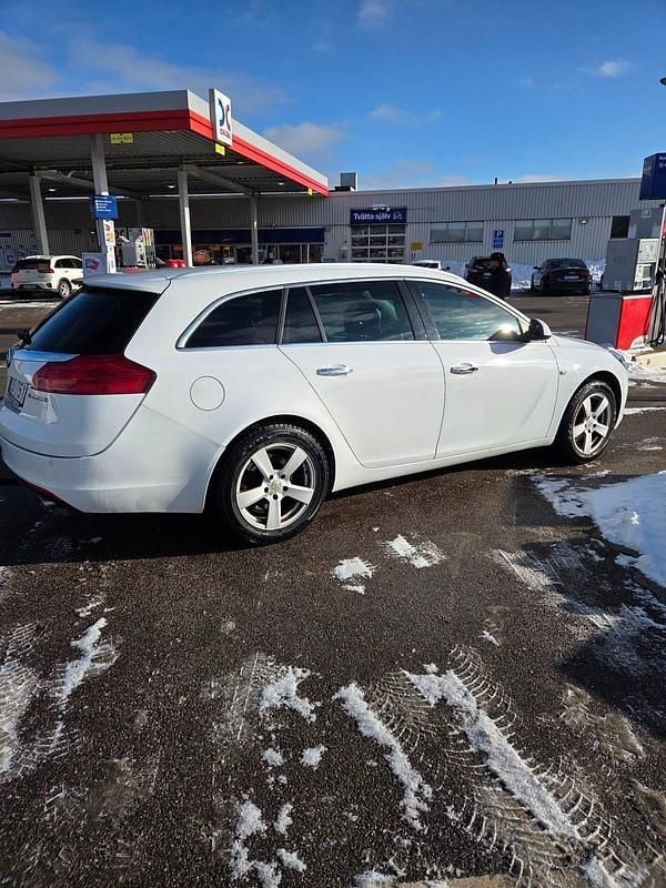 Begagnad Opel Insignia 195 HK (143 kW) 2013 Kombi