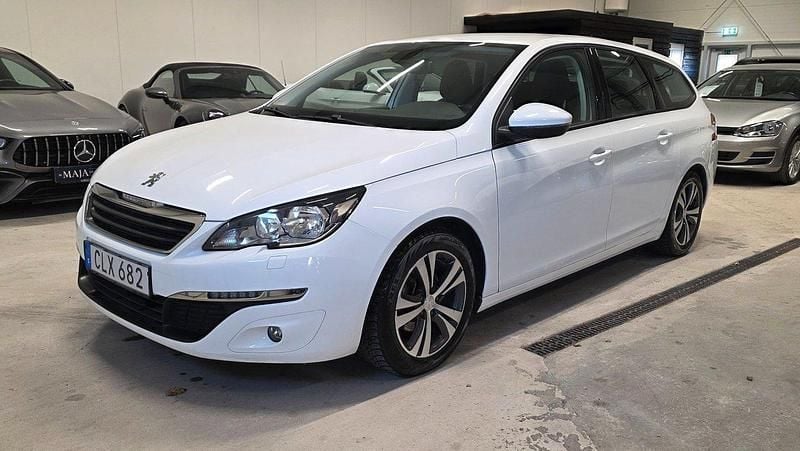 Vit Begagnad 2016 Peugeot 308 Active Kombi | 94 500 kr (Marknadspris) - Bild 1/4