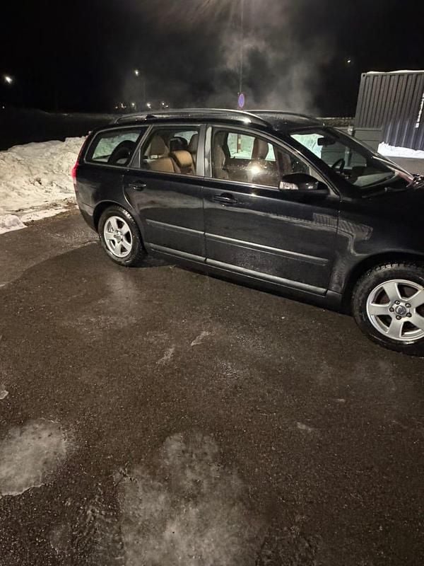 Begagnad 2007 Volvo V50 Kombi | 31 500 kr (Marknadspris) - Bild 1/4