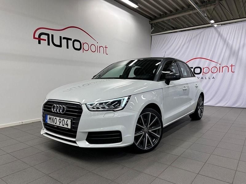 Vit Begagnad 2015 Audi A1 Sportback Sport Halvkombi | 119 800 kr (Bra pris) - Bild 1/4