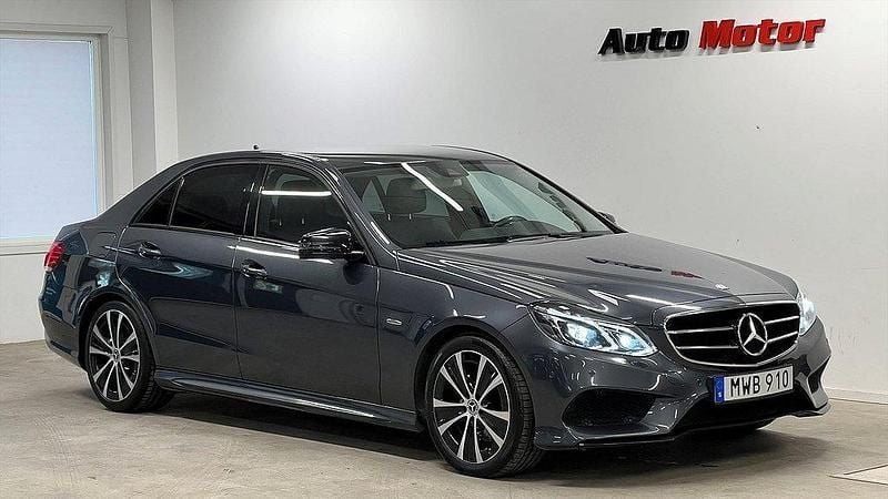 Grå Begagnad 2015 Mercedes E220 AMG Sedan | 229 900 kr (Marknadspris) - Bild 1/4