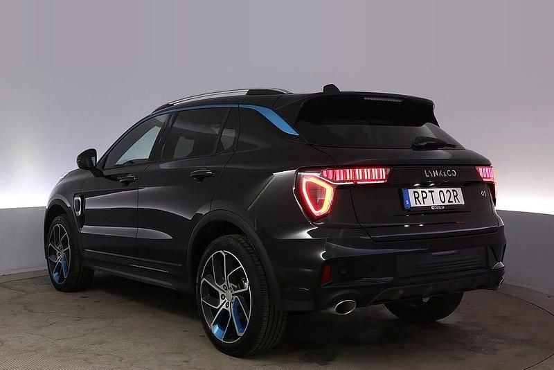 Begagnad Lynk & Co 01 261 HK (191 kW) 2023 Svart SUV