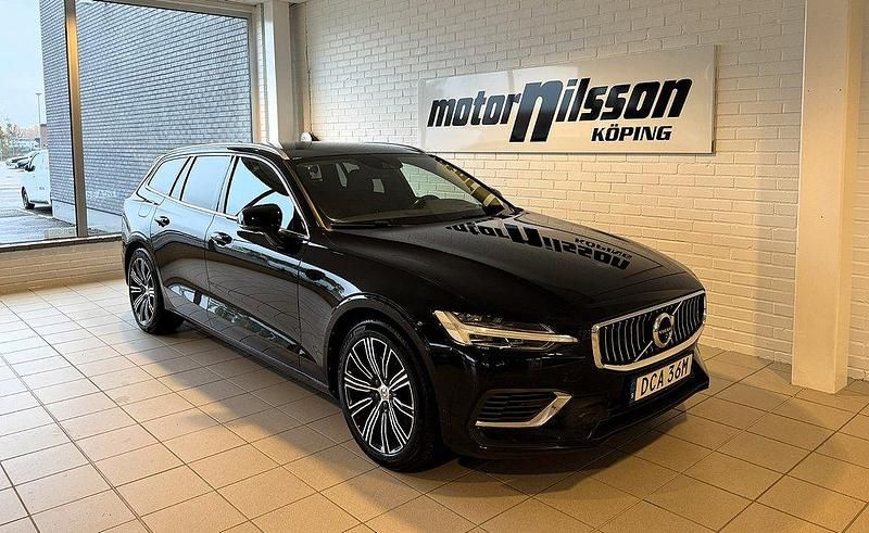 Svart Begagnad 2020 Volvo V60 Inscription Kombi | 289 500 kr (Marknadspris) - Bild 1/4