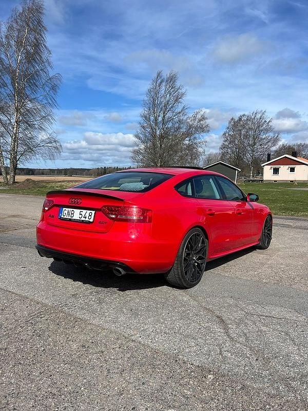 Begagnad Audi A5 Sportback 180 HK (132 kW) 2011 Röd Halvkombi