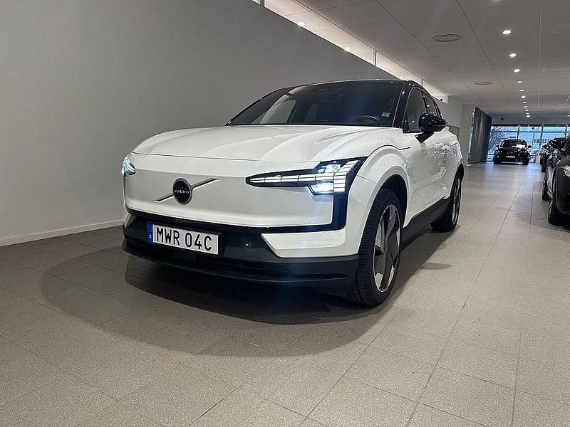 Vit Begagnad 2023 Volvo EX30 Plus SUV | 349 500 kr (Marknadspris) - Bild 1/4
