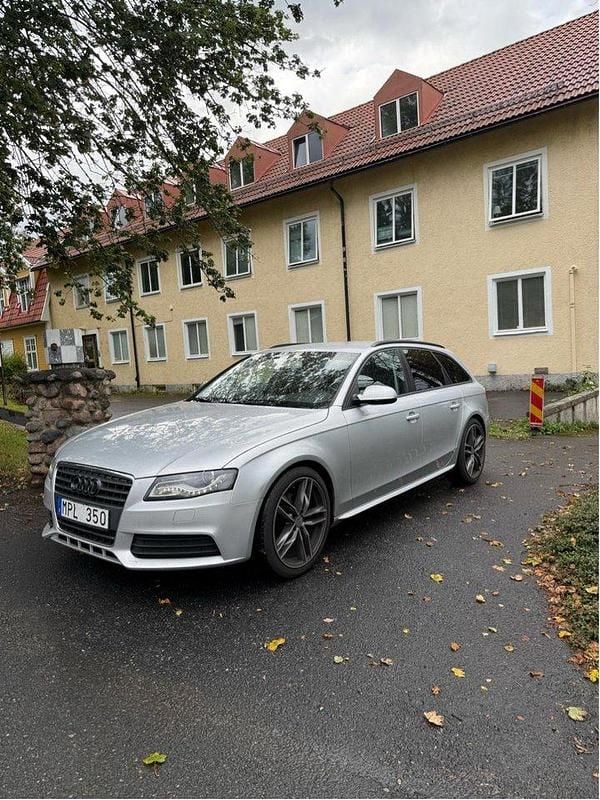 Silver Begagnad 2011 Audi A4 Comfort Kombi | 60 000 kr (Bra pris) - Bild 1/4