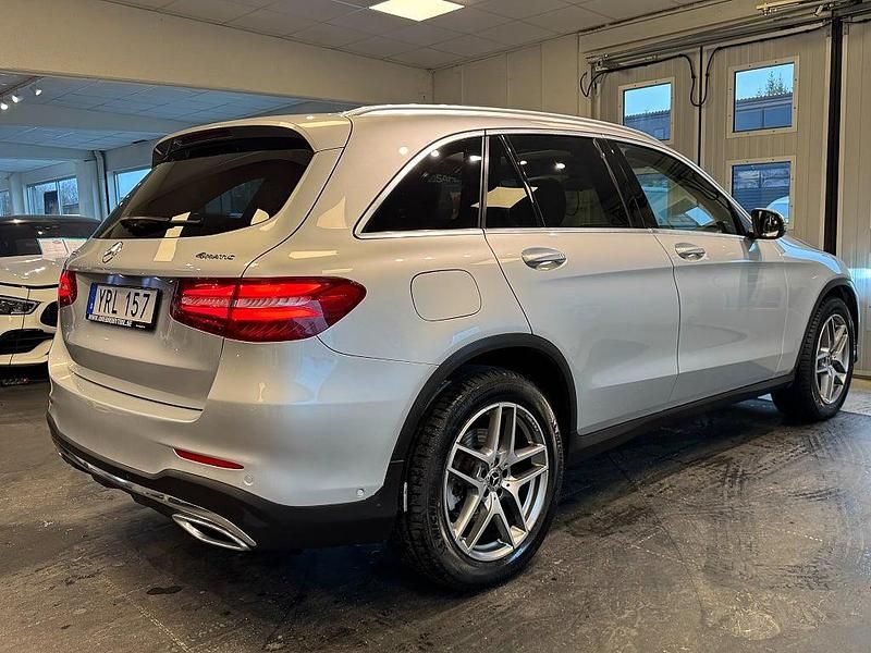 Begagnad Mercedes GLC220 AMG line 170 HK (125 kW) 2018 Silver SUV