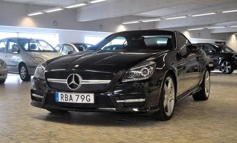 Svart Begagnad 2012 Mercedes SLK250 AMG Cab | 235 999 kr - Bild 1/4