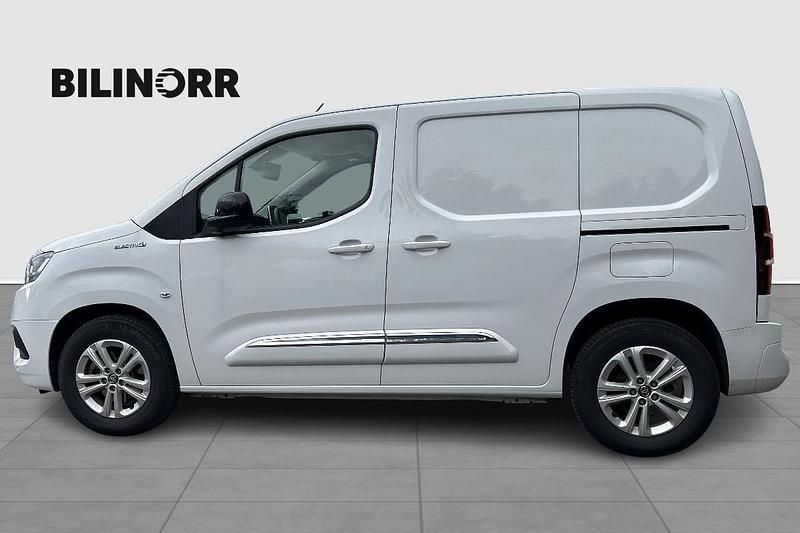 Begagnad Toyota Proace City City 100 kW (137 HK) 2024 Vit Minibuss