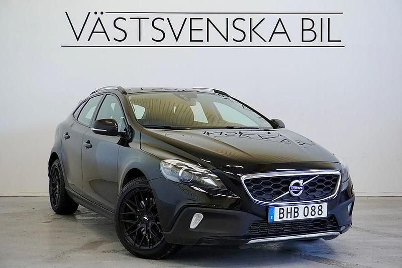 Begagnad Volvo V40 CC Summum 150 HK (110 kW) 2016 Svart Kombi