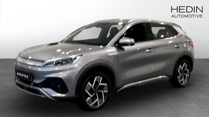 Grå Begagnad 2022 BYD Atto 3 Design SUV | 279 900 kr (Marknadspris) - Bild 1/4